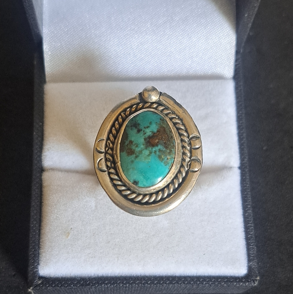 Vintage Old Pawn Native American Turquoise Ring